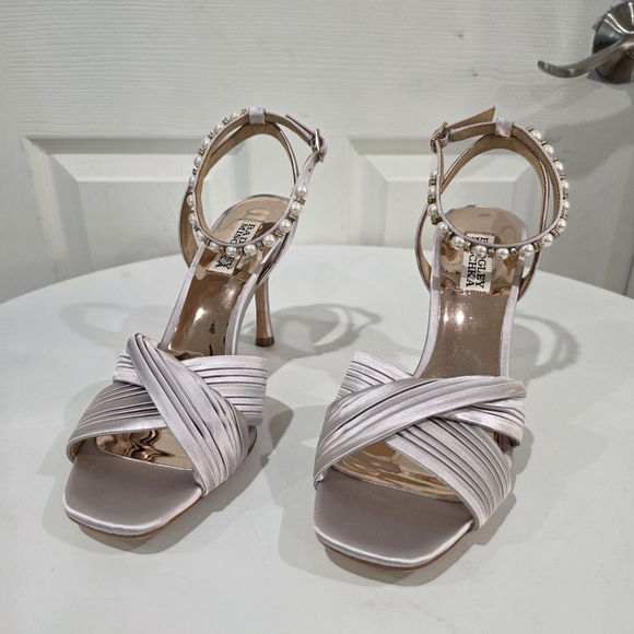 Badgley Mischka Tawny Twist Front Sandal - Picture 2 of 7